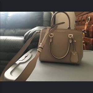 Michael Kors Benning Med. Leather Satchel(Truffle)